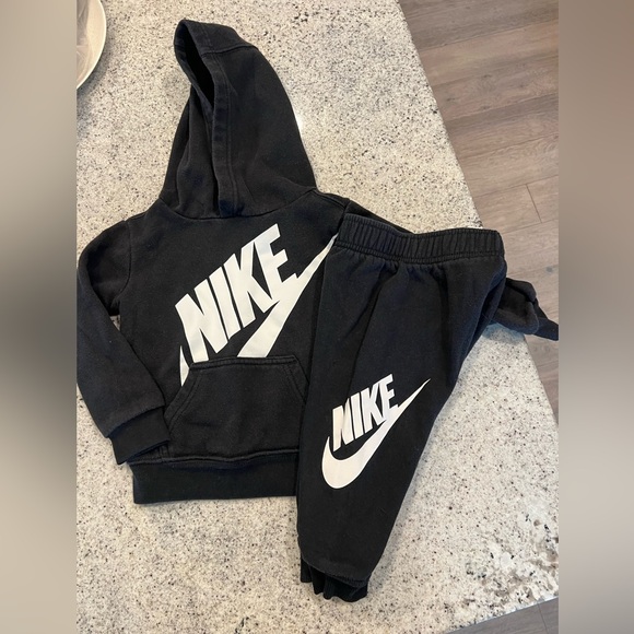 Nike Other - Toddler boy Nike outfit sweatshirt hoodie joggers 2T